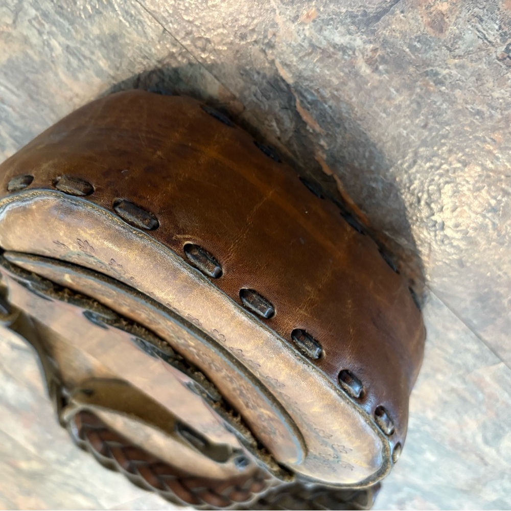 Vintage Leather Tooled Leaf Pattern Shoulder Bag … - image 5